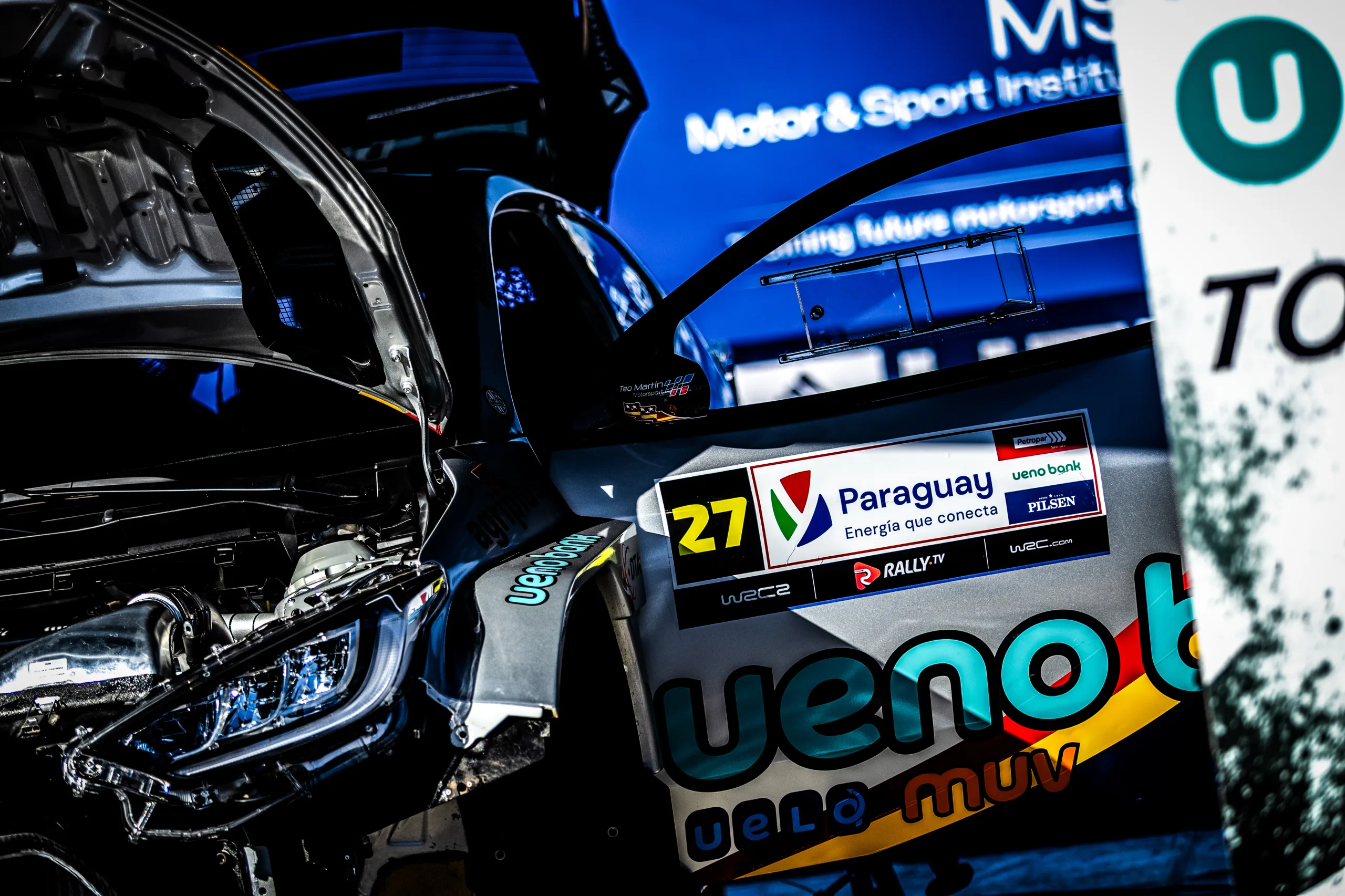 Detalle de un auto WRC2 durante la asistencia del Rally del Paraguay 2025
